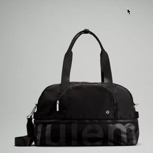 NWT New with tags City Adventurer Large Duffle Bag 29L Black